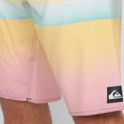 Bermuda Boardshort Quiksilver Everyday Swell Vision 20 Masculina 8 Bermuda Boardshort Quiksilver Everyday Swell Vision 20 Masculina -Redley Store A46 8254 042 zoom3