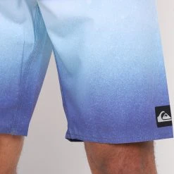 Bermuda Quiksilver Surfsilk Division Fader 20 Masculina 8 Bermuda Quiksilver Surfsilk Division Fader 20 Masculina -Redley Store A46 8257 010 zoom3