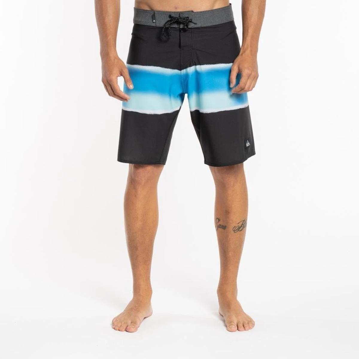 Quiksilver BOARDSHORT SWELL AIR BRUSH 20 - PRETO - 48 3 Quiksilver BOARDSHORT SWELL AIR BRUSH 20 - PRETO - 48