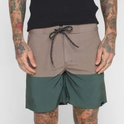 South To South Bermuda South Hybrida Masculina