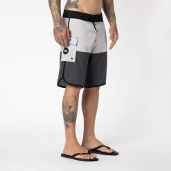 RVCA BOARDSHORT EASTERN 18 - MULTI CORES - 48 11 RVCA BOARDSHORT EASTERN 18 - MULTI CORES - 48 -Redley Store I49 2383 014 zoom5